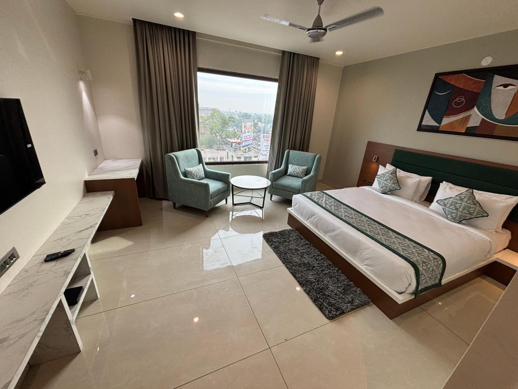 Hotel The Crown Inn Jhunjhunu Dış mekan fotoğraf