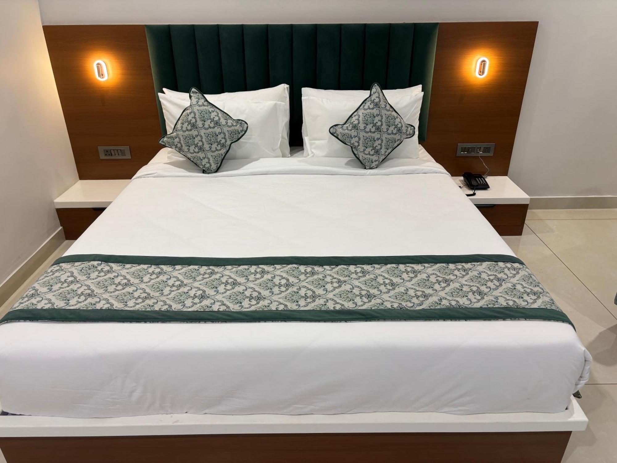 Hotel The Crown Inn Jhunjhunu Dış mekan fotoğraf