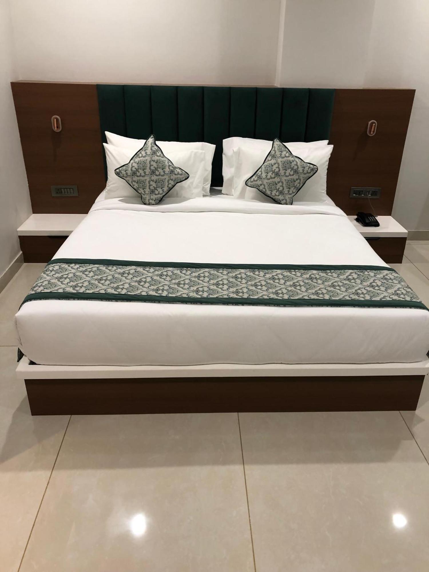Hotel The Crown Inn Jhunjhunu Dış mekan fotoğraf